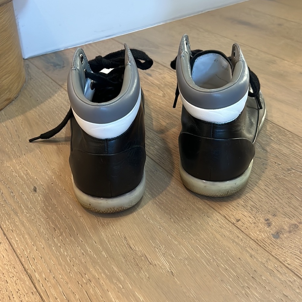 Men’s high top Prada leather sneakers. Size 9.5 - Picture 5 of 5
